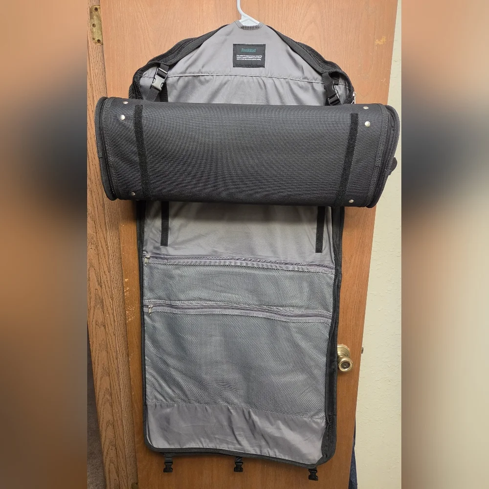 Bankroll Convertible Black Garment Storage Bag with Carry Handle